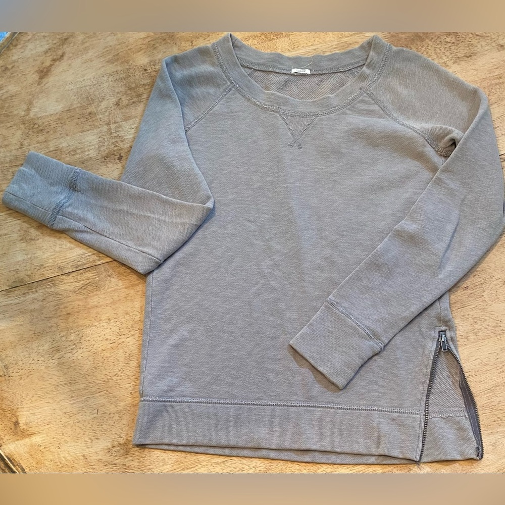 J Crew Women’s (see pics for measurements) Greige Long‎ Sleeve Side Zip Pullover
